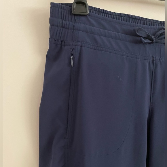 Athleta Navy LaViva Featherweight Jogger, Size 6 - Picture 2 of 7